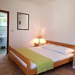 Apartments&rooms Kapela Apartment