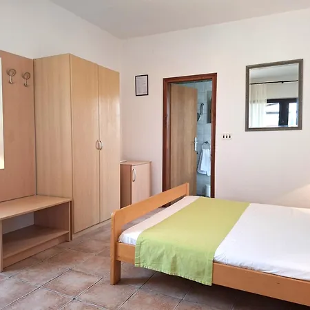 Lägenhet And Kapela *