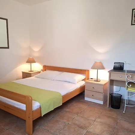 Lägenhet And Kapela Malinska