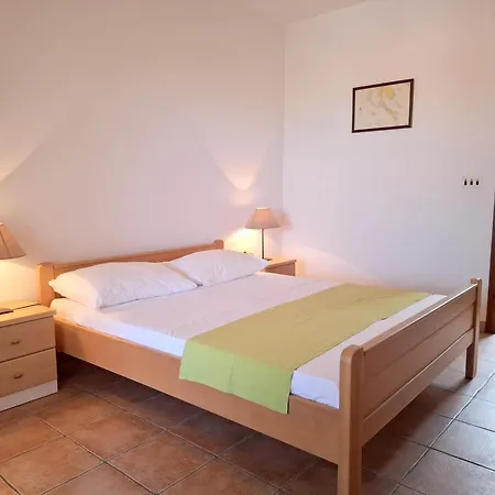 And Kapela Lägenhet