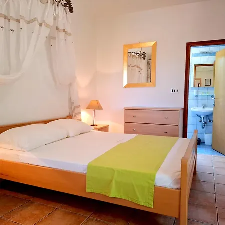 Lägenhet And Kapela Malinska