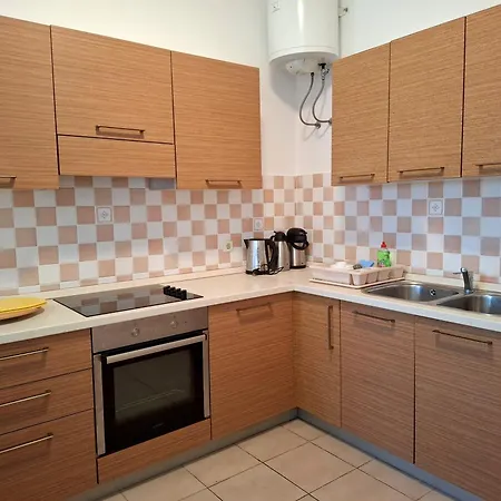 And Kapela Lägenhet