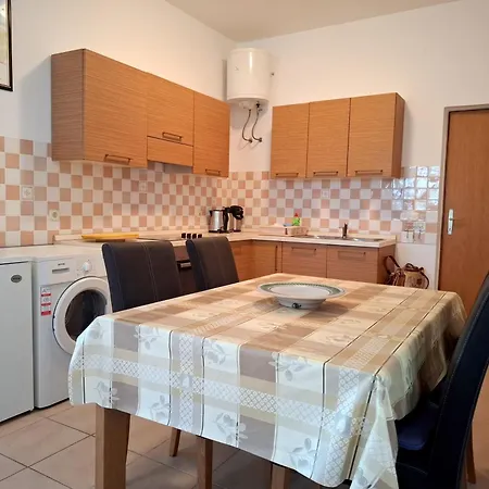 Lägenhet And Kapela