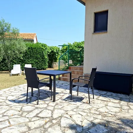 And Kapela Lägenhet Malinska